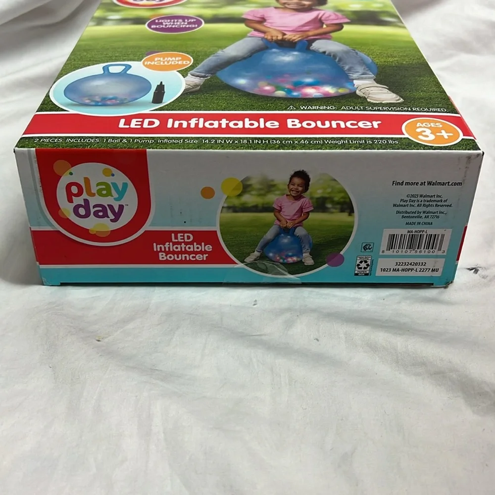 Bouncer ball light up with pump
